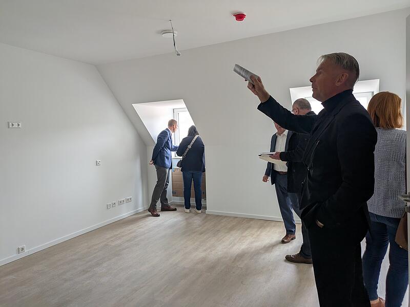 Jugendhaus Münnerstadt der Augustiner wird betreutes Wohnen der Carl von Heß SozialstiftungSanierung Münnerstädter Jugendhaus (Stand März) Blick in eine Dachgeschosswohnung