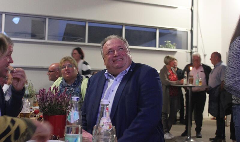 Walter Nussel zum Zeitpunkt der ersten Hochrechnung. Walter Nussel zum Zeitpunkt der ersten Hochrechnung.