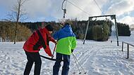 Ungetrübte Wintersportfreude herrscht heute und am Wochenende am Skilift in Neuschleichach. Der Skiclub nimmt um 14 Uhr den Betrieb auf.