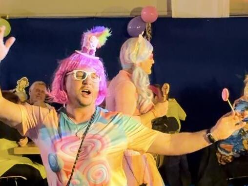 Die M&auml;nnertanzgruppe der EKG unter Leitung von Simone Gehringer brachte den Saal endg&uuml;ltig zum Beben.