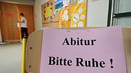 Bayerische Abiturienten beginnen mit schriftlichen Pr&uuml;fungen