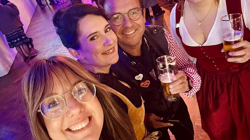 Melanie Streit zusammen mit Carmen Cieslar, Markus Schmidt und Luisa Zametzer (von links)Melanie Streit Bierk&ouml;nigin