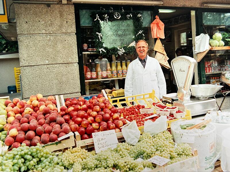 Obst und Gemüse an der Mohrenbrücke in Coburg Obst und Gemüse an der Mohrenbrücke in Coburg