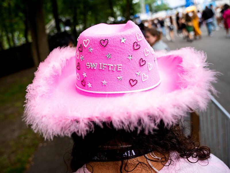 Vor dem Konzert von Taylor Swift in Hamburg