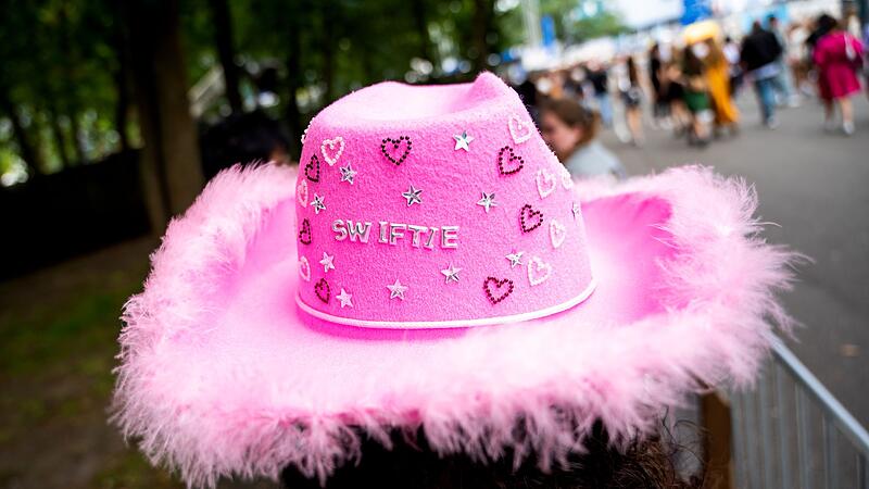 Vor dem Konzert von Taylor Swift in Hamburg Vor dem Konzert von Taylor Swift in Hamburg