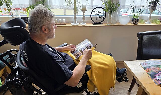 MSA zwingt ihn in den Rollstuhl. Mit einem besseren Modell hätte Sebastian mehr Bewegungsfreiheit.