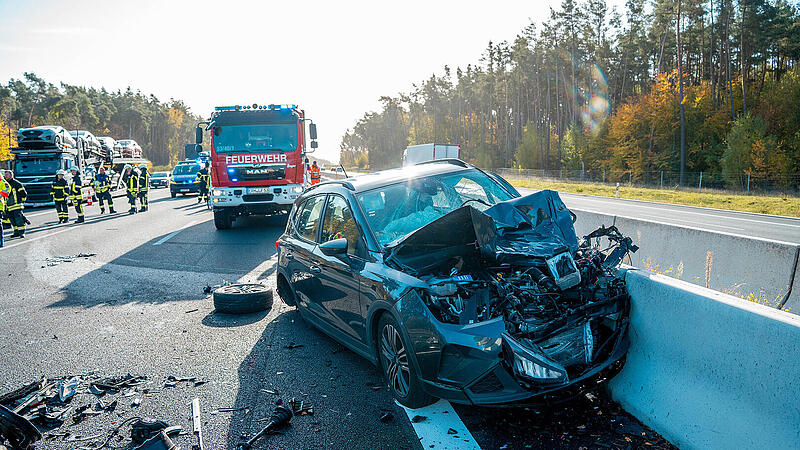 Schwerer Unfall auf A3: Geisterfahrerin kam sogar Polizeistreife entgegen Schwerer Unfall auf A3: Geisterfahrerin kam sogar Polizeistreife entgegen