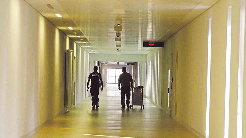 Im Skandal um die JVA Augsburg-Gablingen hat die Staatsanwaltschaft jetzt Anklage gegen zehn weitere Justizbeamte erhoben.