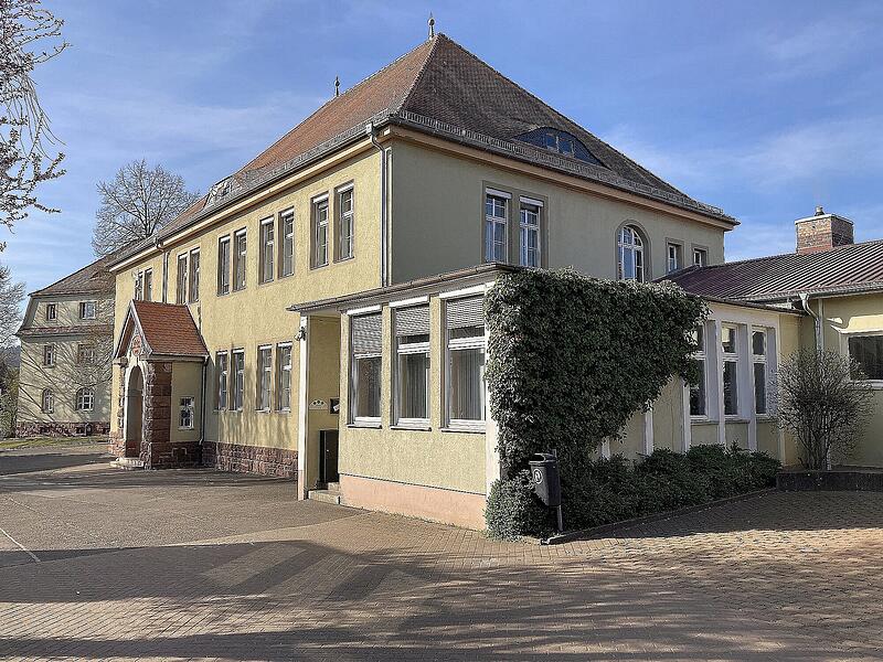 Alte  Henneberg-Volksschule