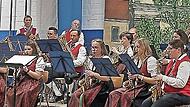 Die Langendorfer Musikanten bei ihrem Auftritt beim Fr&uuml;hlingskonzert.
