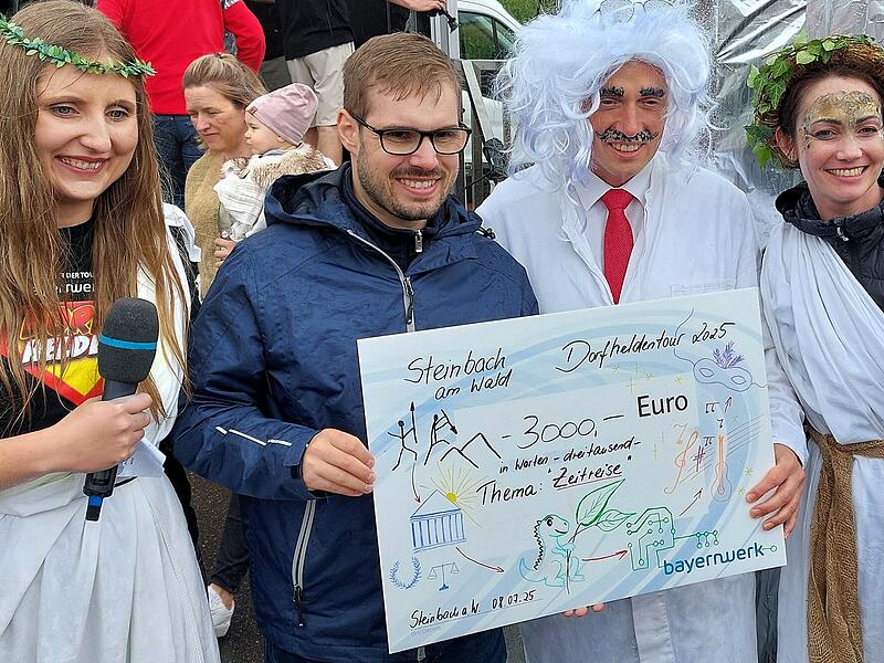 Die Dorfhelden aus Steinbach am Wald.Steinbach am Wald rockt die Wette der Dorfhelden-Tour 2025.