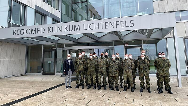 Begr&uuml;&szlig;ung der Soldaten am Lichtenfelser Krankenhaus