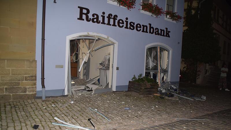 Der Geldautomat in der Abtswinder Filiale der Raiffeisenbank Mainschleife-Steigerwald wurde in der Nacht zum Montag gesprengt.