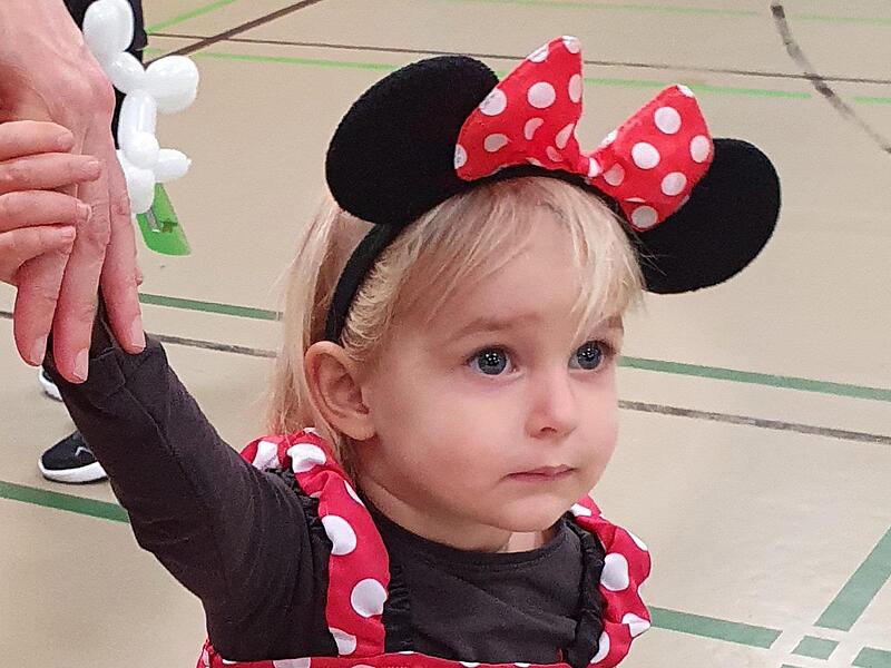 Schade, der Fasching ist wieder vorbei, wird sich der süße Käfer gedacht haben.