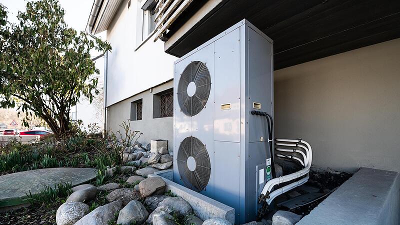 Politiker preisen Wärmepumpen als Allheilmittel der Energiewende im Gebäudesektor an. Experten aus dem Handwerk und von Vermieterseite sehen das kritischer. Was auch für ihre Sichtweise auf die Politik der Ampelregierung zutrifft. Politiker preisen Wärmepumpen als Allheilmittel der Energiewende im Gebäudesektor an. Experten aus dem Handwerk und von Vermieterseite sehen das kritischer. Was auch für ihre Sichtweise auf die Politik der Ampelregierung zutrifft.