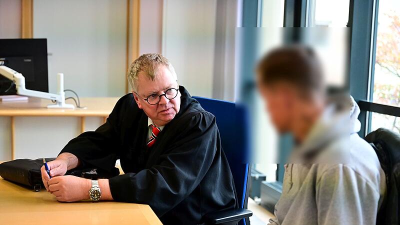 Rechtsanwalt Thomas Gärtner aus Bamberg und der Angeklagte