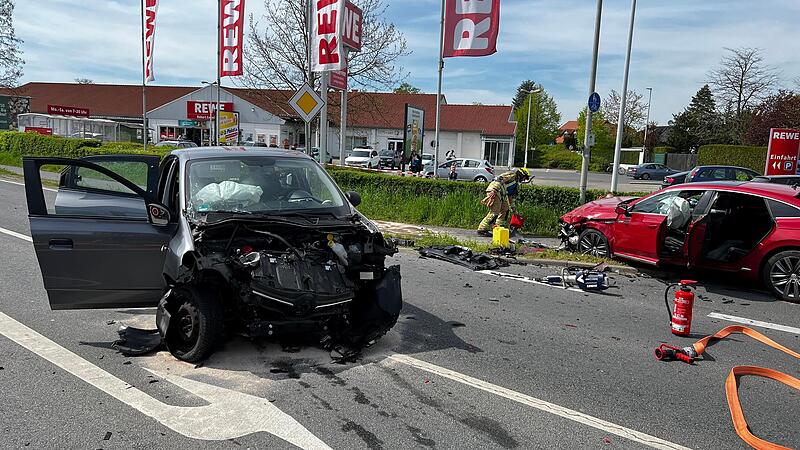 Zu einem schweren Verkehrsunfall ist es am Donnerstag, 4. Mai, auf der Staatsstra&szlig;e bei Memmelsdorf auf H&ouml;he der Ortschaft Lichteneiche (Landkreis Bamberg) gekommen.