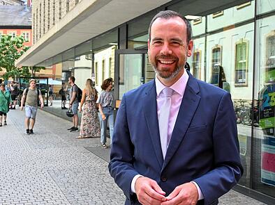 Uni-Präsident Kai Fischbach will mit der Sperrung des Uni-Innenhofs störende Verhaltensmuster durchbrechen.