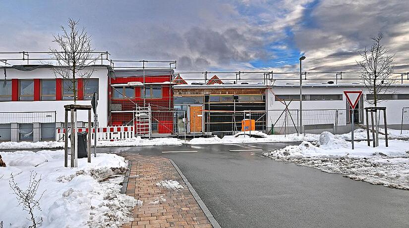 Am Dach des Sportheims in Eggolsheim soll nicht fachgerecht gearbeitet worden sein.