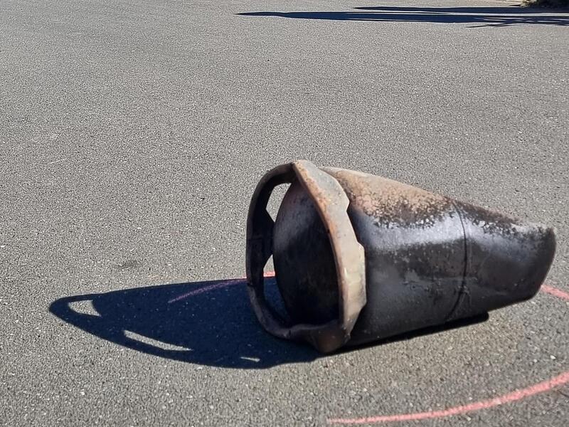 Beim Brand flogen auch Gasflaschen durch die Luft.