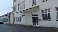 In Burgkunstadt hat der Landkreis diese Halle angemietet, um Ausrüstungsgegenstände für den Katastrophenschutz unterzubringen. Nun soll ein zentrales Katastrophenschutzzentrum gebaut werden.