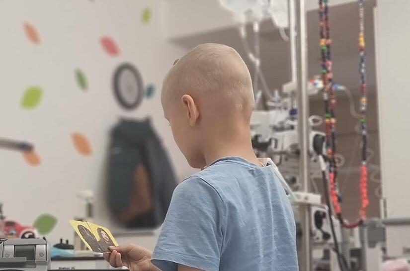 Nach Adrians Diagnose folgen Chemotherapien, OPs und Bestrahlungen &ndash; alle mit schweren Nebenwirkungen.