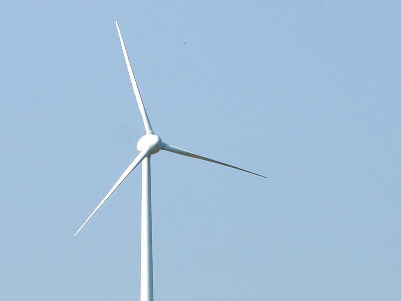 Das Windrad bei Sassendorf, das von den Stadtwerken demnächst „repowered" werden soll.