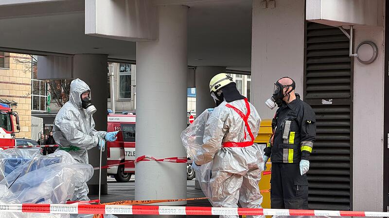 Verd&auml;chtige Substanz in Gewerkschaftshaus - Feuerwehreinsatz