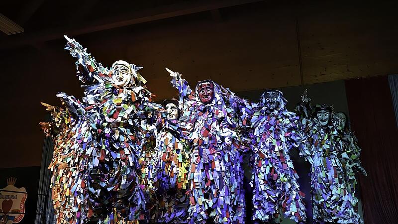 Die &bdquo;Allersberger Flecklashexen&ldquo; zeigten akrobatische Spr&uuml;nge und W&uuml;rfe in Spardorf.