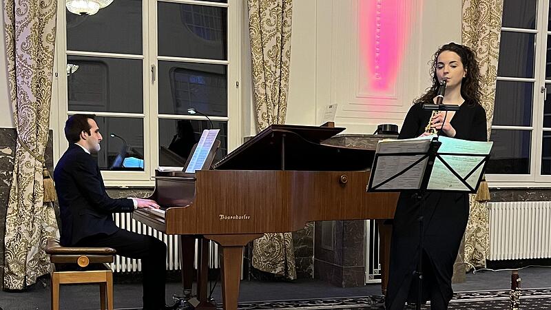 Pianist Enrico Rizzi und Klarinettistin Magdalena Lipska boten ein Programm unter dem Titel „Eine musikalische Reise durch Europa“ dar.