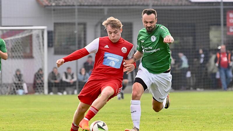 Nichts wird es mit der Bezirksliga: Der TSV Meeder (in Rot) hat gegen den SC Kemmern mit 2:3 verloren und tritt auch kommende Saison in der Kreisliga an.Fu&szlig;ball-Relegation in CO/KC/LIF 2024/25: Die sch&ouml;nsten Bilder