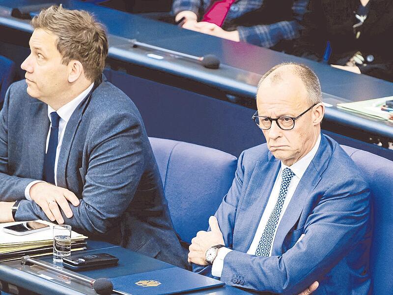 Zwischen Union und den Sozialdemokraten l&auml;uft es nicht rund: SPD-Chef Lars Klingbeil (links) und Kanzler Friedrich Merz.