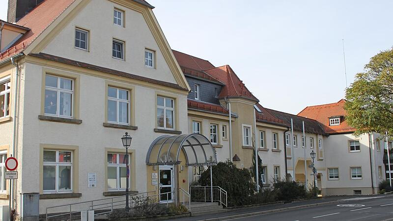Schule und Rathaus sind beim Gasverbrauch ein gro&szlig;er Posten.