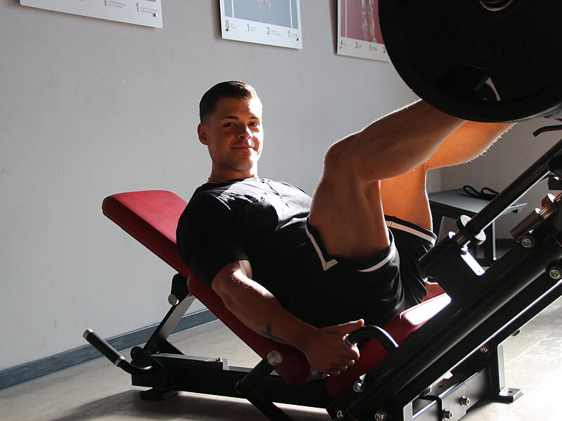 Robin Wagner aus Westheim trainiert im CleverFit Hammelburg für seinen nächsten Wettkampf. Robin Wagner aus Westheim trainiert im CleverFit Hammelburg für seinen nächsten Wettkampf.