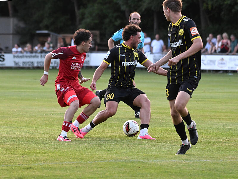 Sport Fu&szlig;ball Saison 2026 / 2027 Toto-Pokal / Verbandspokal 2. BFV Hauptrunde am Dienstag 04.08.2026 Spielort Sportanlage TSV Kornburg Kellermannstra&szlig;e 24  N&uuml;rnberg  Spielbeginn 20.00 h TSV Kornburg gegen SpVgg Bayreuth  Halbzeitergebnis 1:0 Endstand 2