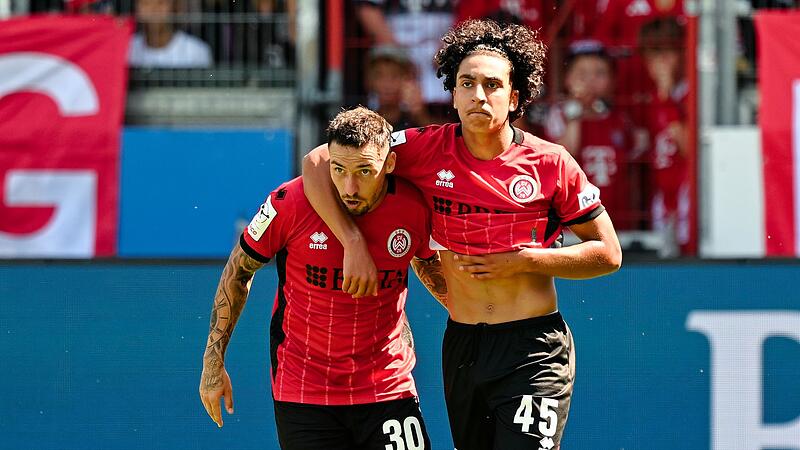 SV Wehen Wiesbaden - FC Bayern München SV Wehen Wiesbaden - FC Bayern München