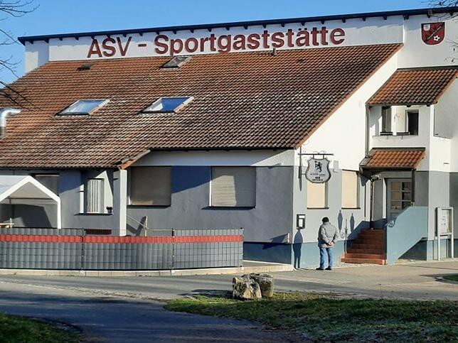 Der ASV Höchstadt will die Gaststätte zusammen mit der darüber liegenden Wohnung vermieten. Der ASV Höchstadt will die Gaststätte zusammen mit der darüber liegenden Wohnung vermieten.