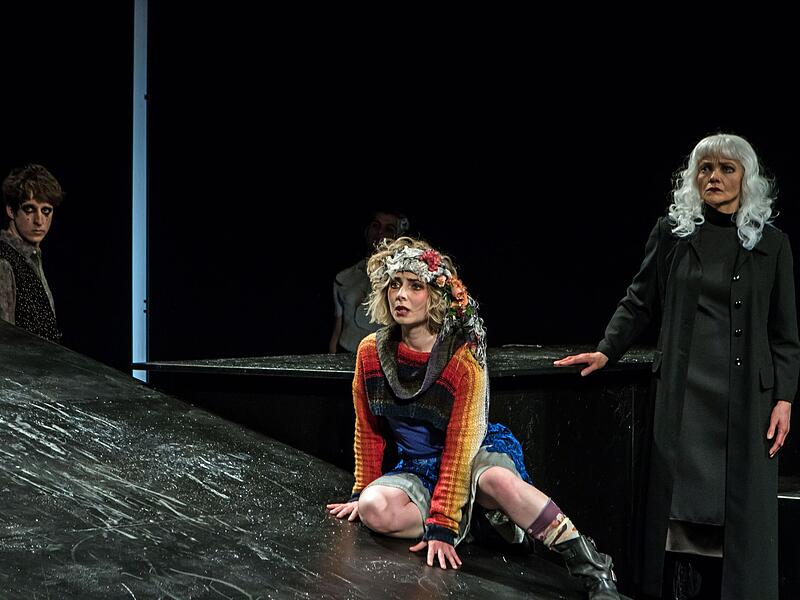 Proben-'Impressionen zu "Penthesilea" in der Coburger ReithalleProben-Impressionen "Penthesilea" in Coburg Proben-Impressionen zu "Penthesilea" in der Coburger Reithalle. Mit dem Trauerspiel von Kleist gibt Benjamin Hübner sein Regie-Debüt.