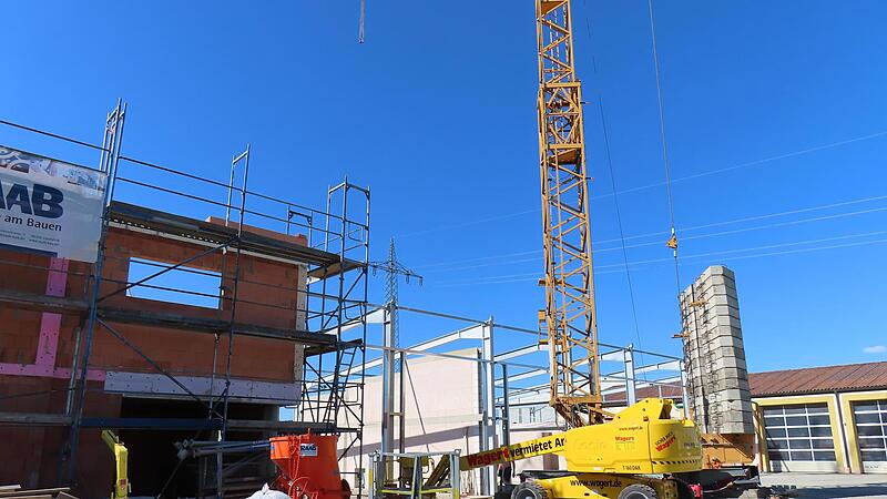 Die Bauarbeiten am neuen Bauhof schreiten z&uuml;gig voran und liegen im Zeitplan.
