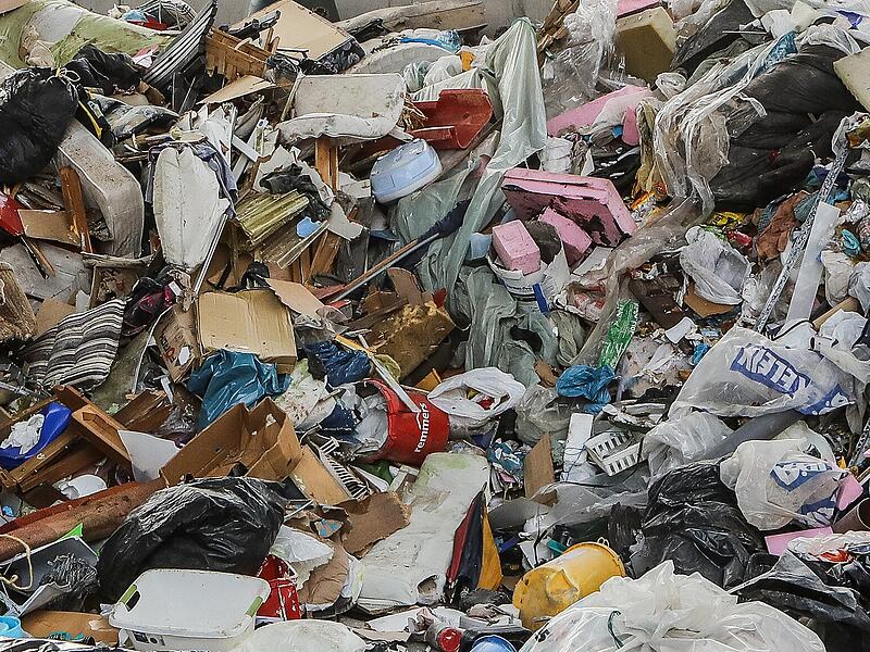 Auf der M&uuml;lldeponie des Landkreises Forchheim ist ein neuer Gabelstapler erforderlich. Aufgrund der angespannten Haushaltslage wurde &uuml;ber die Investition heftig diskutiert. Symbolbild.