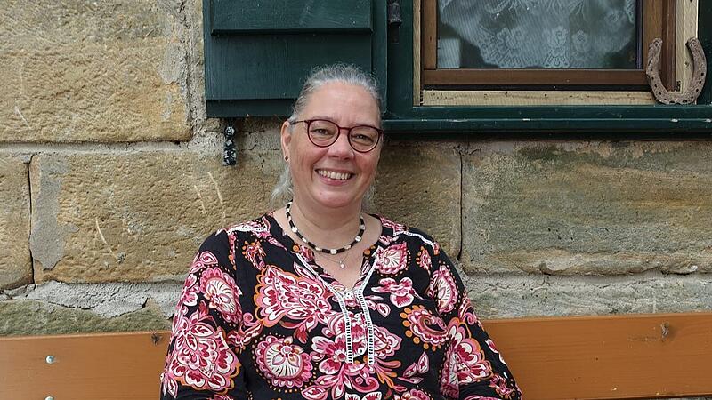 Stefanie Thielmann er&ouml;ffnet den Sch&uuml;tz Keller als Sommerkeller Weilersbach wieder.Forchheim & Fr&auml;nkische Schweiz