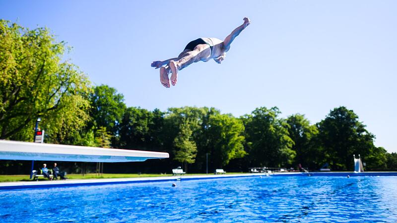 Er&ouml;ffnung der Freibadsaison in Hannover