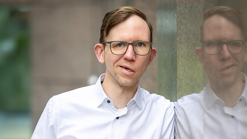 Journalist, Keynote Speaker, Businesscoach und Vereinsgr&uuml;nder: Mutmacher Marcel Friederich.