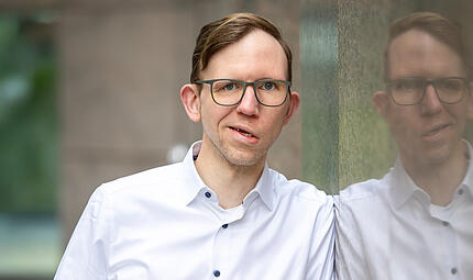 Journalist, Keynote Speaker, Businesscoach und Vereinsgr&uuml;nder: Mutmacher Marcel Friederich.