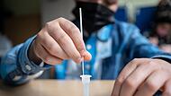 Forchheimer Rechtsanwalt stellt Eilantrag gegen Corona-Testpflicht an bayerischen Schulen.Forchheim & Fränkische Schweiz