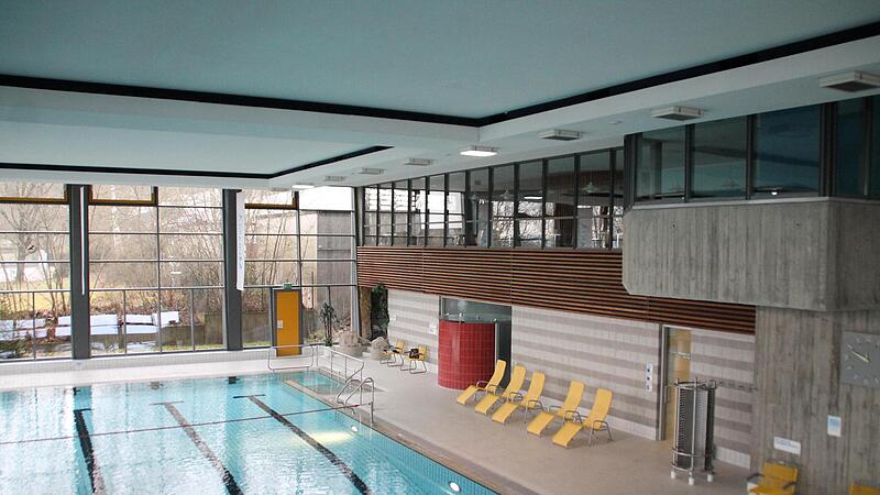 Blick in  das &bdquo;Merania&ldquo;-Hallenbad in Lichtenfels