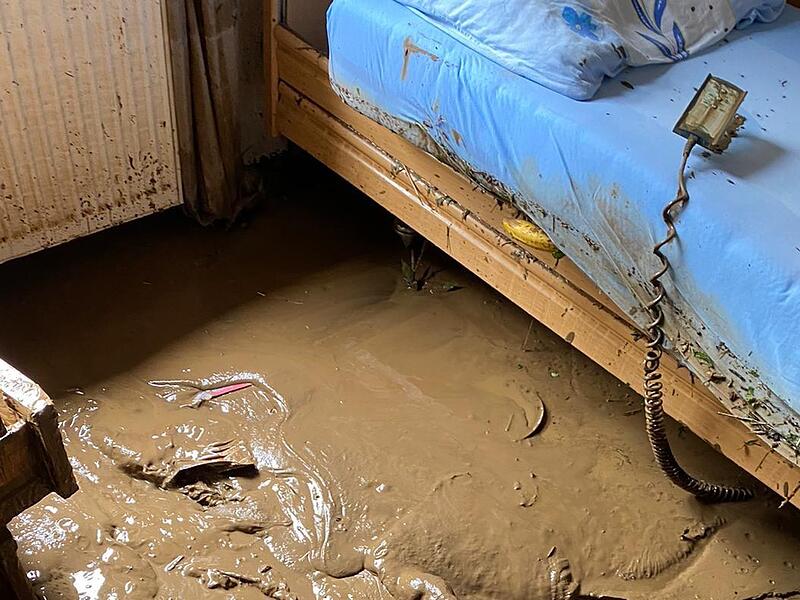 Auch wenn Schutt und Schlamm mittlerweile entfernt sind, bleibt noch sehr viel zu tun: Die Häuser müssen hergerichtet werden. Auch wenn Schutt und Schlamm mittlerweile entfernt sind, bleibt noch sehr viel zu tun: Die Häuser müssen hergerichtet werden.