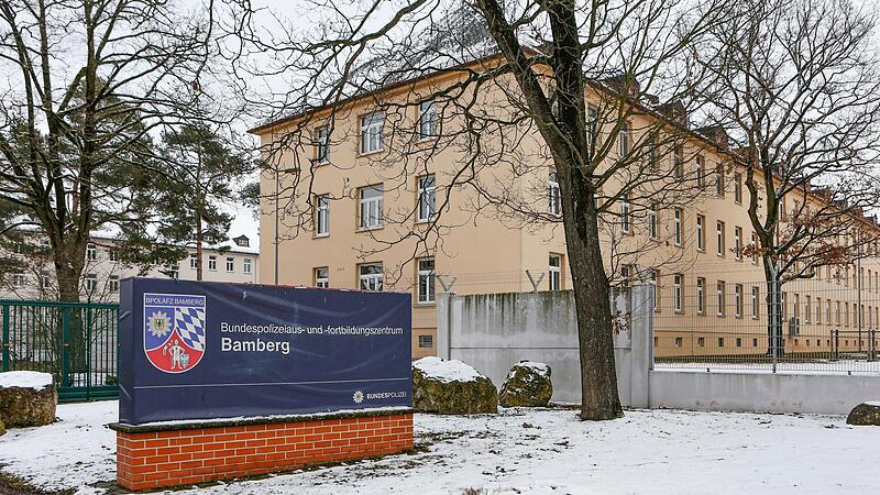 Die Gebäude des Aus- und Fortbildungszentrums der Bundespolizei in Bamberg blieben bei dem Brandanschlag im Mai 2020 unversehrt, weil die alarmierte Feuerwehr schnell eingriff. Die Gebäude des Aus- und Fortbildungszentrums der Bundespolizei in Bamberg blieben bei dem Brandanschlag im Mai 2020 unversehrt, weil die alarmierte Feuerwehr schnell eingriff.