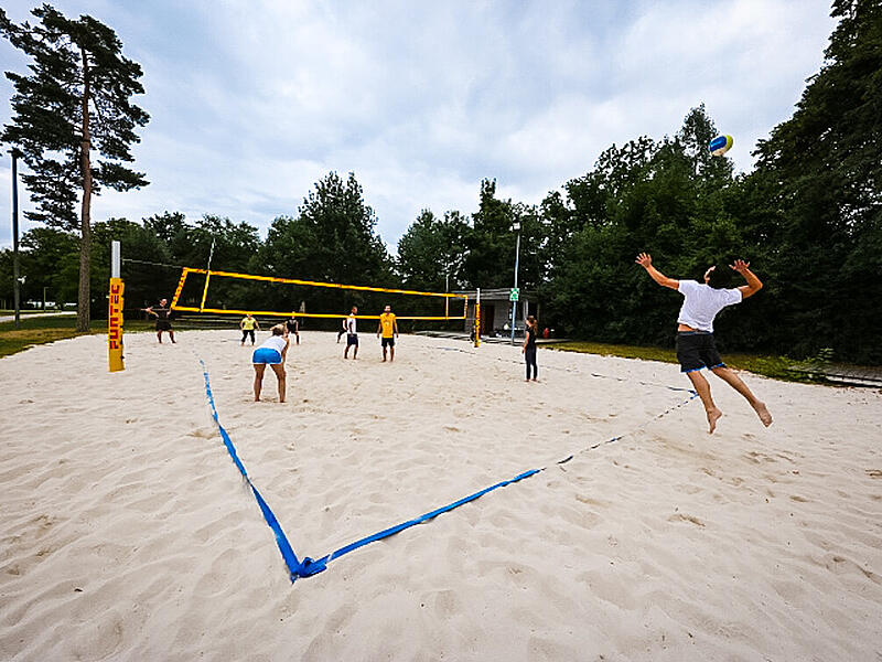 Beachvolleyball ist eine beliebte Pausenbesch&auml;ftigung bei Adidas in Herzogenaurach.