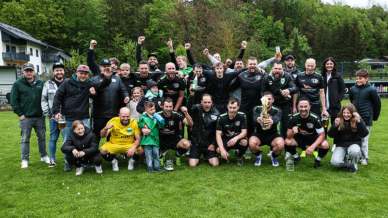 Gro&szlig;er Jubel bei der SG Stockheim/Burggrub: Sie steht als Meister der A-Klasse 4 fest.